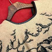 BURBERRY Ekd Wool Jacquard Cape In Dark Birch Brown 130x150cm - 2