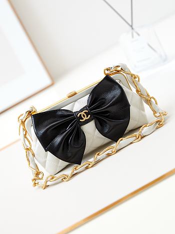 Chanel Bow Clutch 21cm