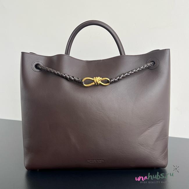 Bottega Veneeta Large Andiamo Bag silky calf leather in brown - 42*35*18cm - 1