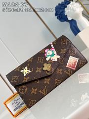 Louis Vuitton Sarah Wallet Candy Factory 10.5 x 2 x 19 cm - 1