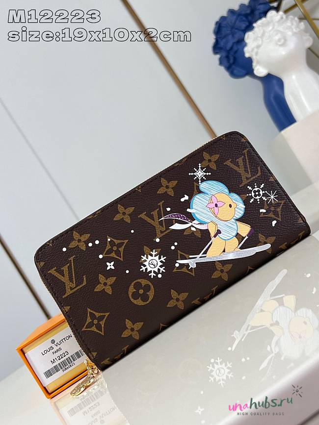 Louis Vuitton Zippy Wallet snowflakes 10.5 x 2.5 x 19.5 cm - 1