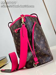 	 Louis Vuitton Neverfull Bandoulière Inside Out Pink 28 x 14 x 31cm - 3