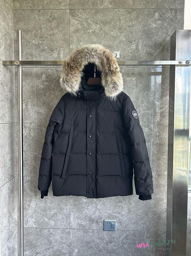 Canada Goose Wyndham Parka Black With Fur Hat - 1