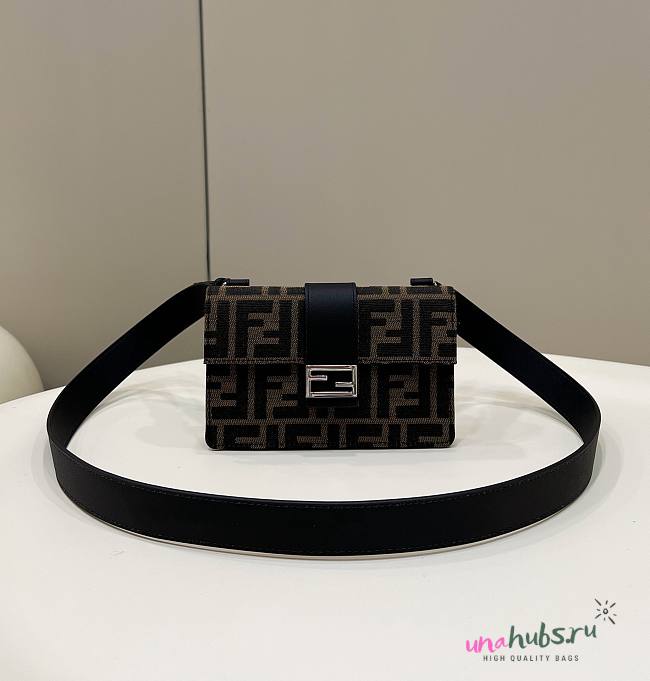 Fendi Pouch Bag 17*2*10cm - 1