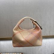 Burberry Checked Zipped Tote Bag 21.5x23x10.5 cm - 4