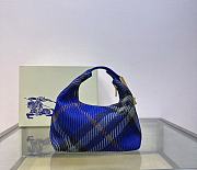 Burberry Checked Zipped Tote Bag 21.5x23x10.5 cm - 2