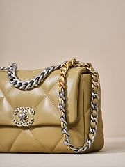 Chanel 19 Flap Bag Smooth Green Leather - 2