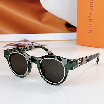 Louis Vuitton Legacy Round Sunglasses