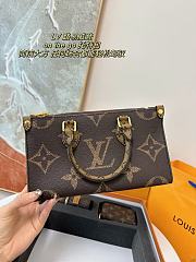 Louis Vuitotn Set Onthego Monogram Bag - 5