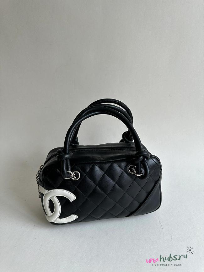 Chanel Mini sac Chanel Cambon cuir matelassé 11.5*21*9cm - 1