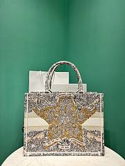 Dior Medium Book Tote Embroidery Gold-Tone Around the World Motif - 36 x 27.5 x 16.5 cm - 2