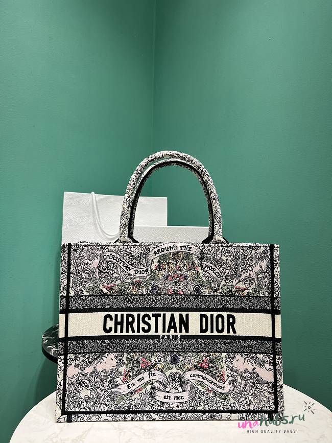 	 Dior Medium Book Tote Embroidery Gold-Tone Around the World Motif 02 - 36 x 27.5 x 16.5 cm - 1