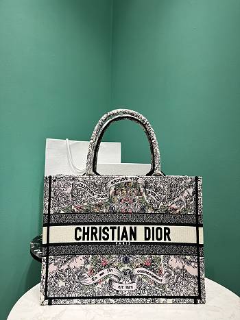 	 Dior Medium Book Tote Embroidery Gold-Tone Around the World Motif 02 - 36 x 27.5 x 16.5 cm