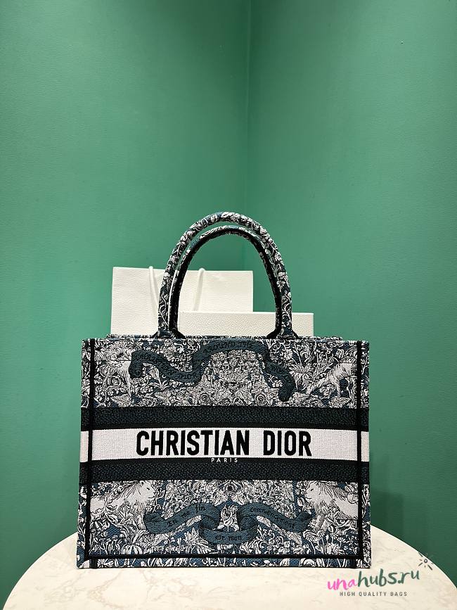 	 Dior Medium Book Tote Embroidery Gold-Tone Around the World Motif 03 - 36 x 27.5 x 16.5 cm - 1