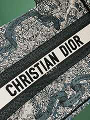 	 Dior Medium Book Tote Embroidery Gold-Tone Around the World Motif 03 - 36 x 27.5 x 16.5 cm - 6