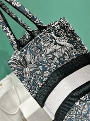 	 Dior Medium Book Tote Embroidery Gold-Tone Around the World Motif 03 - 36 x 27.5 x 16.5 cm - 3