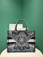 	 Dior Medium Book Tote Embroidery Gold-Tone Around the World Motif 03 - 36 x 27.5 x 16.5 cm - 2