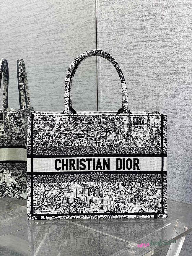 	 Dior Medium Book Tote Embroidery Black & White - 36 x 27.5 x 16.5 cm - 1