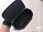 VALENTINO GARAVANI VLogo Locò Mini leather makeup bag 16.5x10x8cm - 6