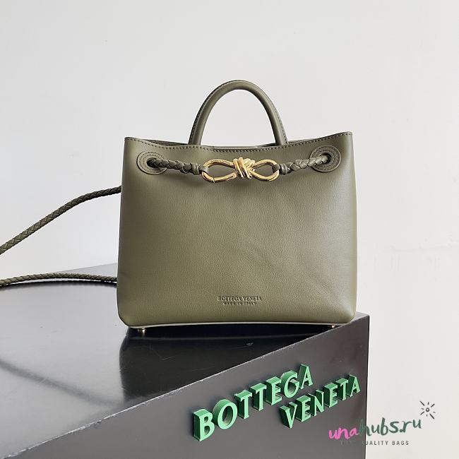 Bottega Veneta silky calf leather with signature knot green - 25*22*10.5cm - 1