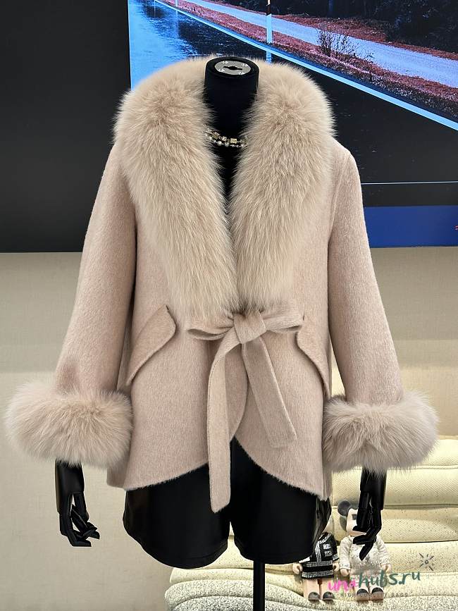 Max Mara Lapel Wool Jackets Coats Belt Pea Coats Fur Collar - 1