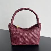 Bottega Veneta Tosca Burgundy Shoulder Bag - 27x18x9cm - 1