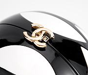 Chanel Resin Plexi cc Round Camellia Minaudiere Clutch  - 3