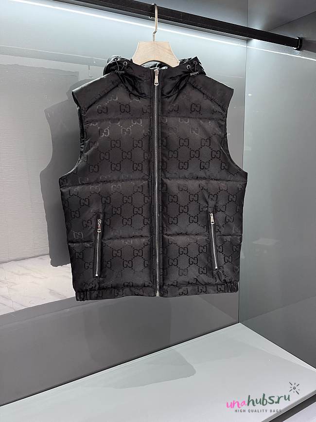 Gucci Jumbo GG canvas down vest - 1