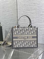 Dior Small Dior Book Tote Oblique Embroidery and Calfskin - 26.5 x 22 x 14 cm - 2