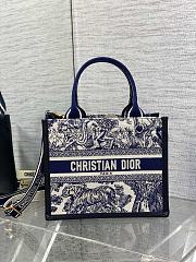 	 Dior Small Dior Book Tote Toile de Jouy Embroidery and Calfskin - 26.5 x 22 x 14 cm - 2