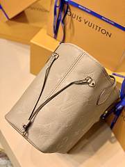 Louis Vuitton Neverfull MM Taupe Empreinte Bag 31x28x14cm - 3