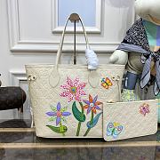 Louis Vuitton MM Neverfull White Flower - 1