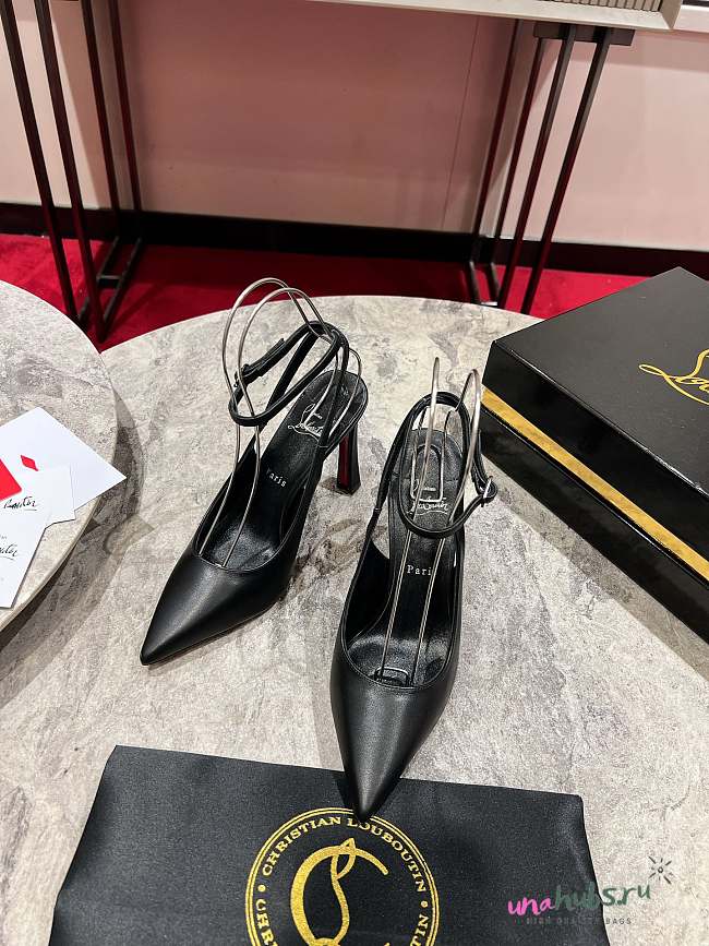 	 Christiam Louboutin Le Silla leather pumps - 1