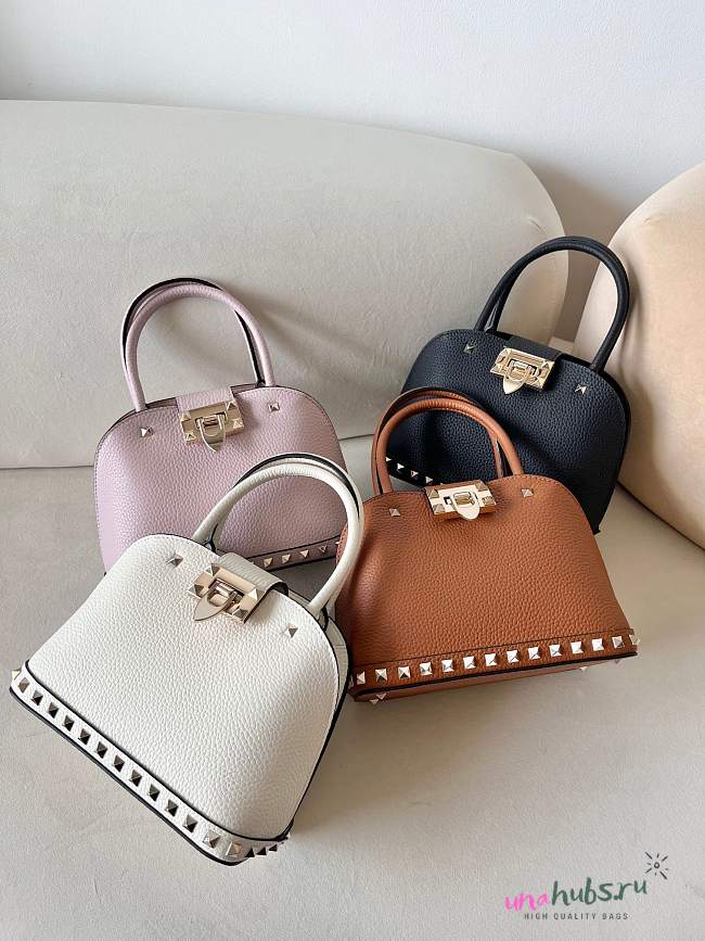 	 Valentino Garavani Rockstud SLEEK SHAPE bag - 21 X15 X10cm - 1
