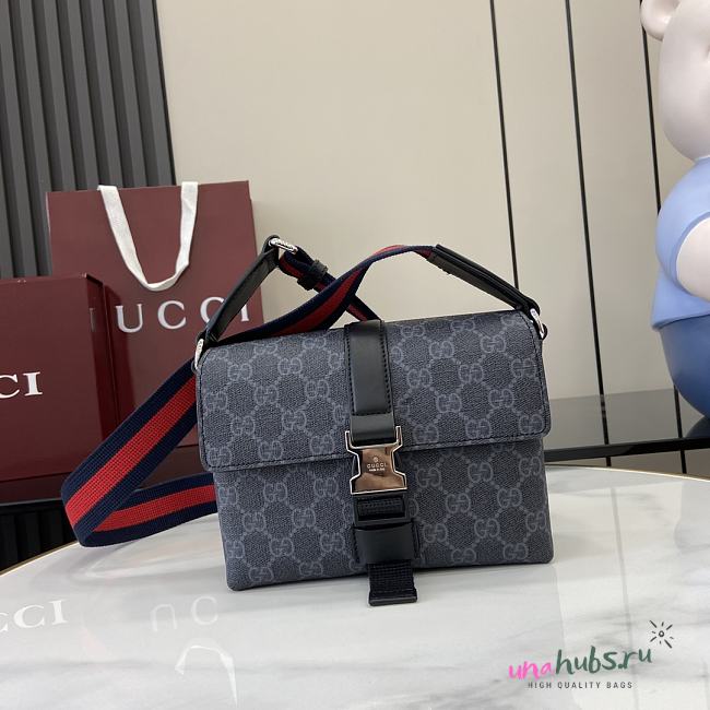 Gucci Super mini GG bag in black Supreme canvas - 18.5x 13.5x7cm - 1