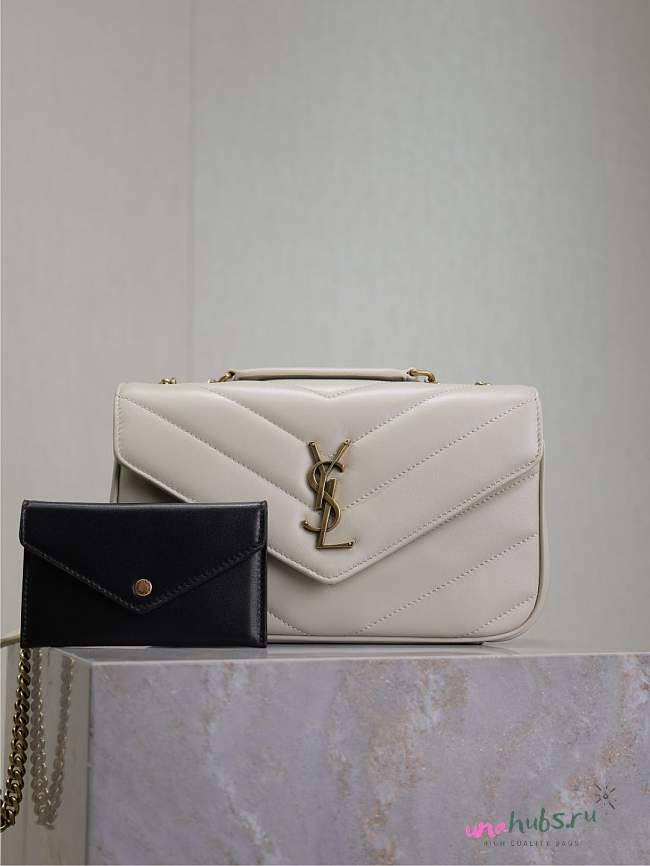 	 YSL LOULOU small in white MATELASSE lambskin - 24 x 14 x 6 CM - 1