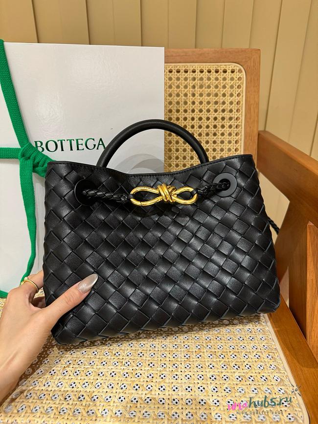 Bottega Veneta Small Chain Andiamo Black Bag 25x20x10cm - 1