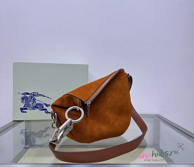 Burberry Knight Small Bag - 24 x 8× 23cm - 1
