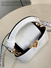 Louis Vuitton Capucines White Crocodile Bag - 21x 13.6 x 8 cm - 4