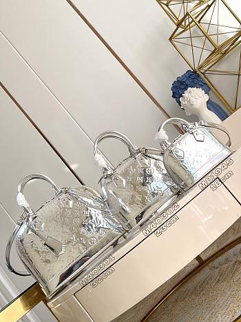 Louis Vuitton Monogram Mirror Effect 