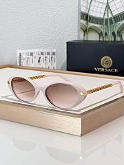 Versace Eyewear Greca-detail Cat eye-frame Sunglasses - 3