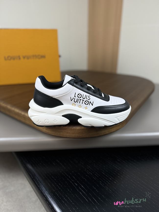 Louis Vuitton Sneakers 03 - 1