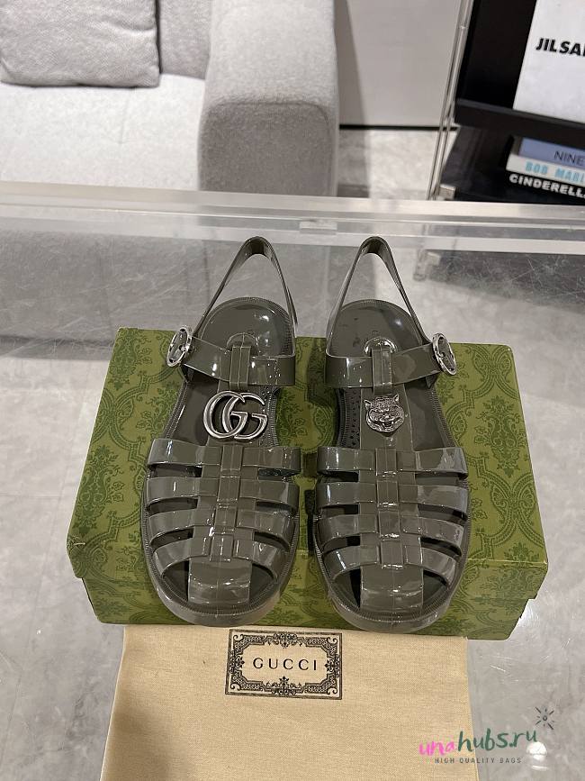 Gucci Men's Rubber sandal with Double G - 1