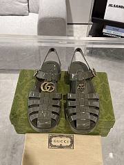 Gucci Men's Rubber sandal with Double G - 2