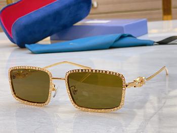 Gucci Rectangular frame sunglasses 03