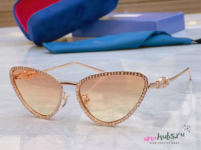 Gucci Cat eye sunglasses - 1