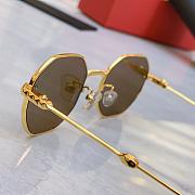VALENTINO GARAVANI EYEWEAR Rockstud geometric-frame Sunglasses - 3