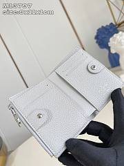 Louis Vuitton Lisa Wallet - 9 x 11.5 x 1.5CM - 2