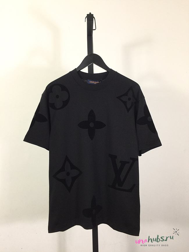 Louis Vuitton Monogram Short-Sleeved Cotton Crewneck - 1