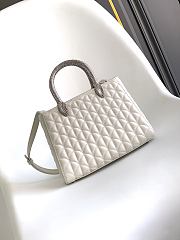 	 Bvlgari Serpentine White Duo Top Handle - 21.5 X 15 X 6cm - 1